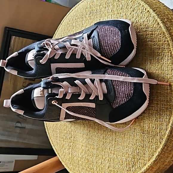 Unworn New Michael Kors Georgie Leather and Glitter Chain-Mesh Trainer 10m - Picture 2 of 10